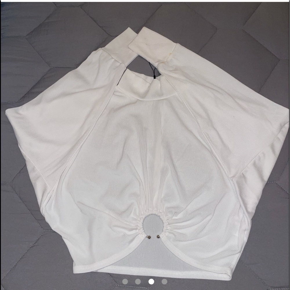 White detailed long sleeve cropped top size: S/4